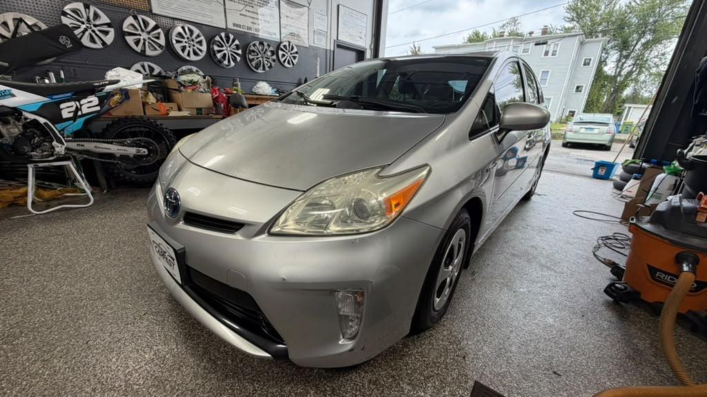 Toyota Prius 2014 prata à venda na Carfast Auto Center